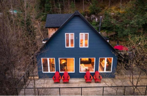 Lakefront Retreat & Panoramic Views With Hot Tub and Sauna